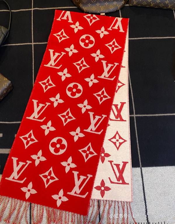 Louis Vuitton Scarf LVC00497